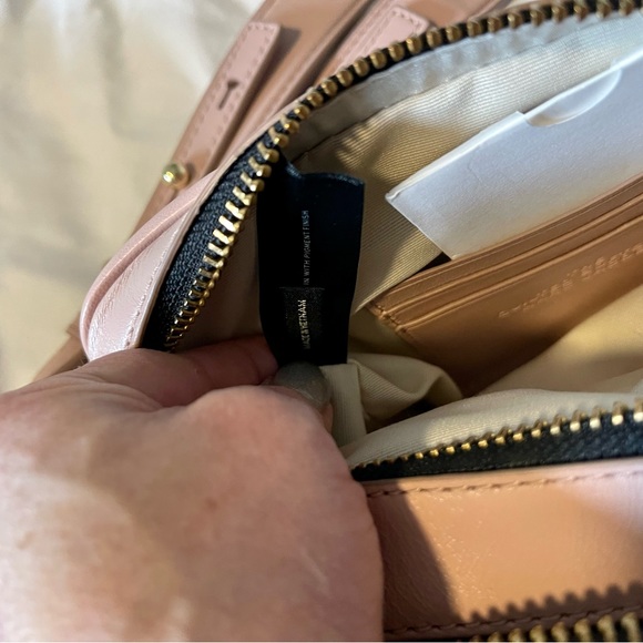 Marc Jacobs blush quilted Soft-shot Snapshot. In excellent condition. - Picture 8 of 14